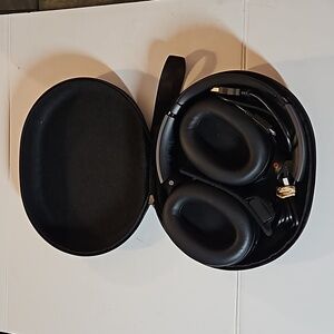 Sony WH-1000XM2 Premium Noise Cancelling Wireless Bluetooth Headphones Black